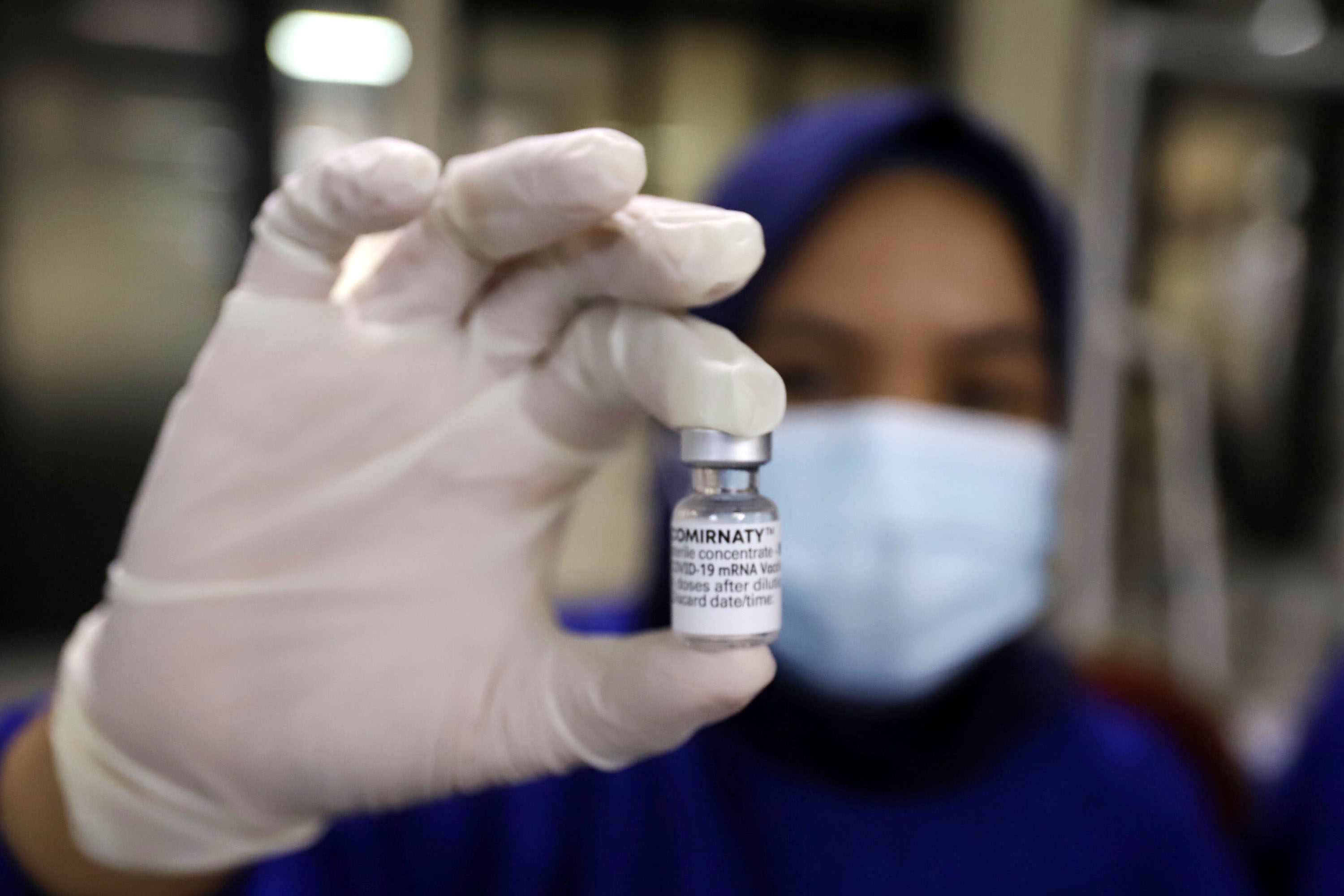 vaksin-covid-19-pfizer-untuk-masyarakat-umum_20210823_133204.jpg