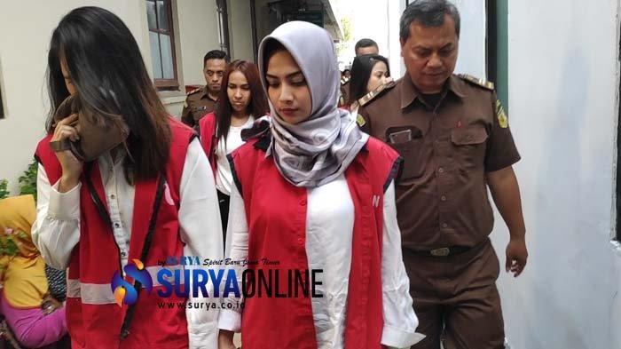 vanessa-angel-pakai-jilbab.jpg