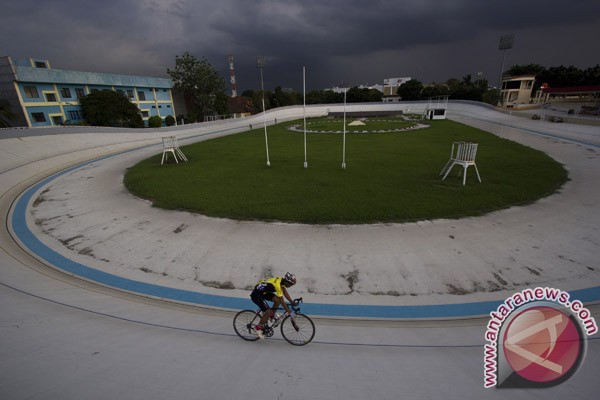 velodrome-rawamangun_20150516_004203.jpg