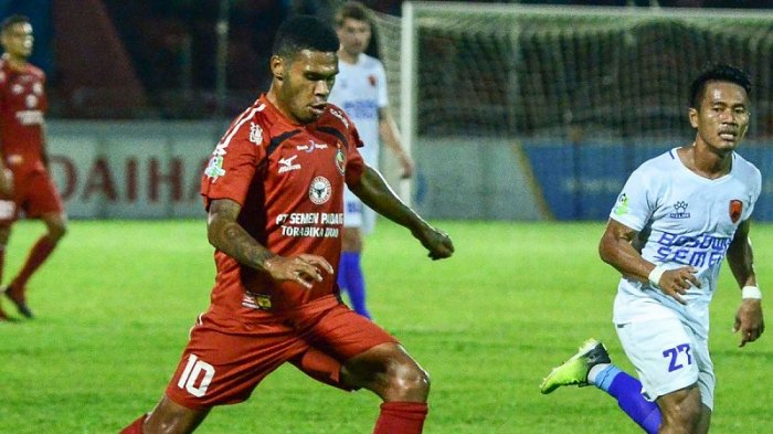 vendry-mofu-mencetak-satu-gol_20170609_014501.jpg
