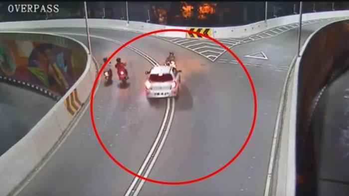 video-detik-detik-seorang-ibu-mengalami-tabrak-lari-di-overpass-manahan-solo.jpg