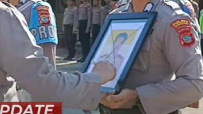viral-polisi-dipecat12.jpg