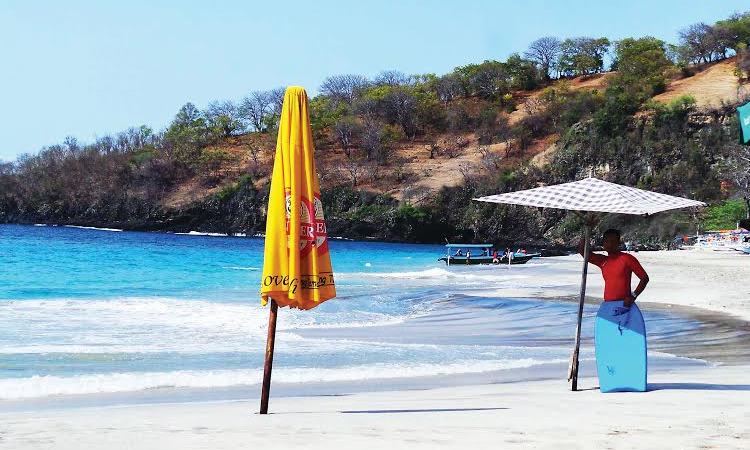 virgin-beach-karangasem-bali_20150930_154810.jpg