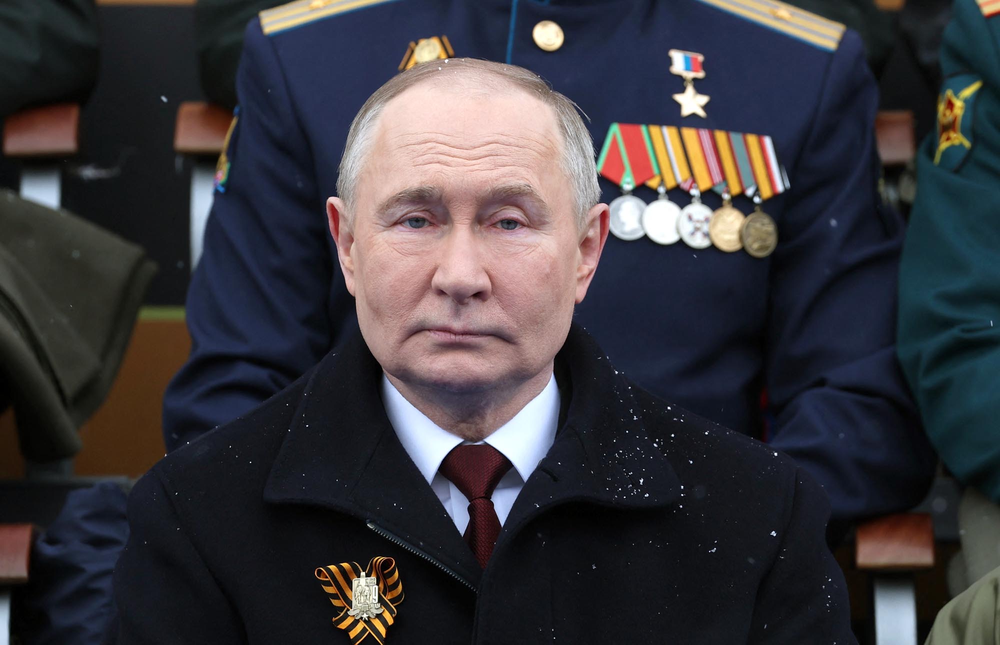 vladimir-putin-memperingati-hari-kemerdekaan-ke-79-tahun-rusia_20240510_233903.jpg