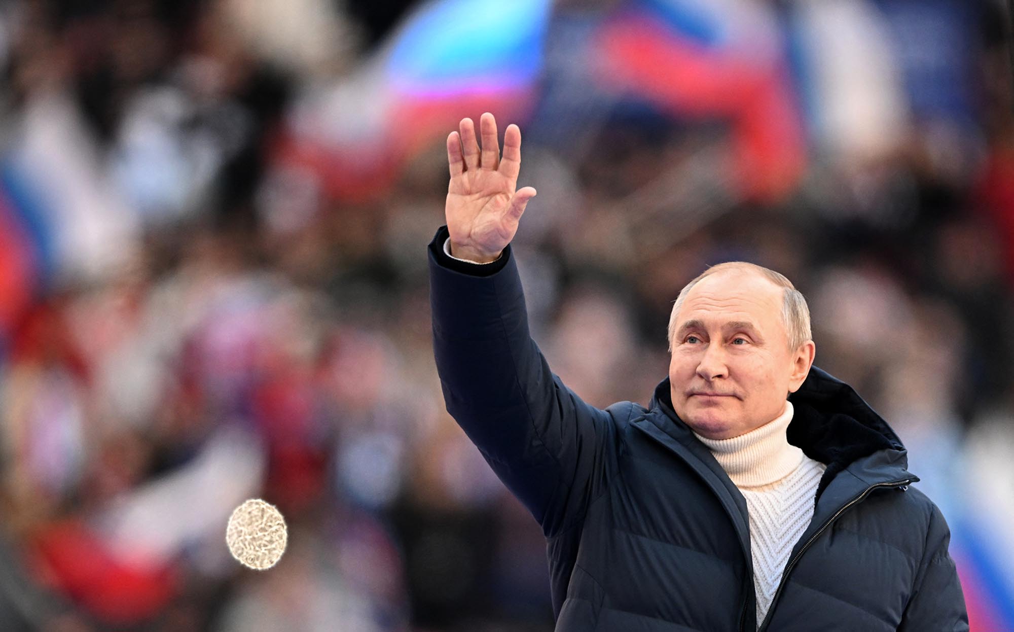 vladimir-putin-menghadiri-perayaan-8-tahun-rusia-merebut-krimea_20220318_234632.jpg