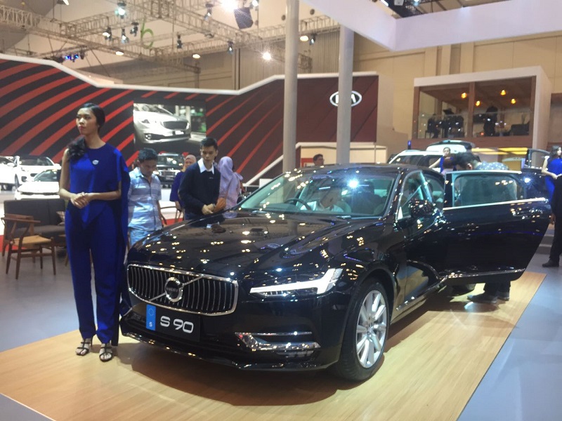 volvo-s90_20170812_054133.jpg