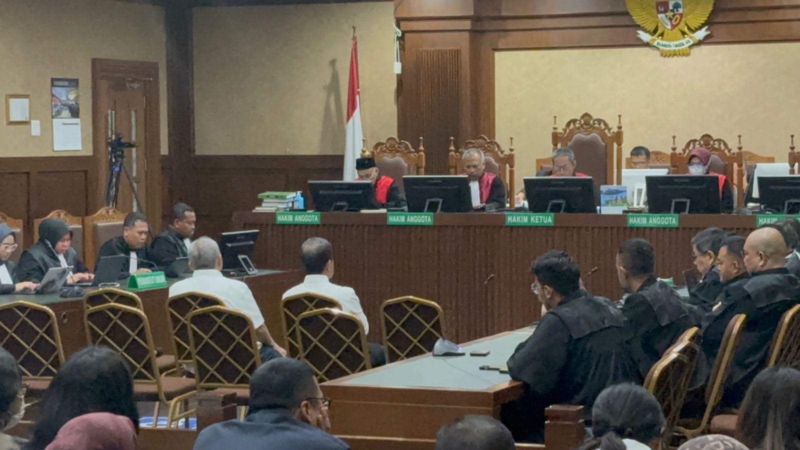 BREAKING NEWS Dua Mantan Bos Pertamina Divonis 6 Tahun Penjara dalam Kasus Korupsi Minyak Mentah
