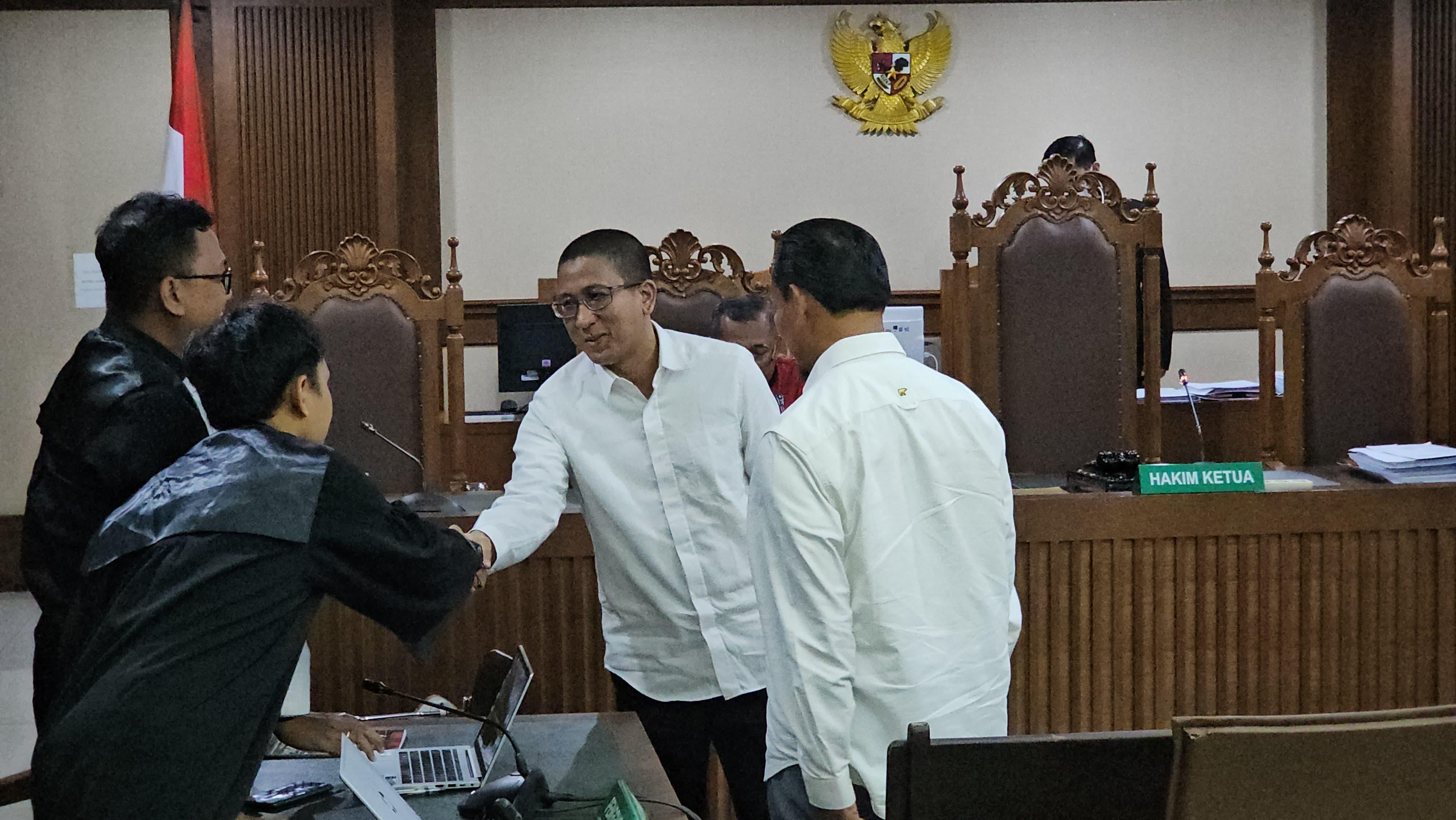 vonis-mantan-direktur-utama-prasarana-perkeretaapian-djka-kemenhub-harno-trimadi-dan-ppk-fadliansyah.jpg