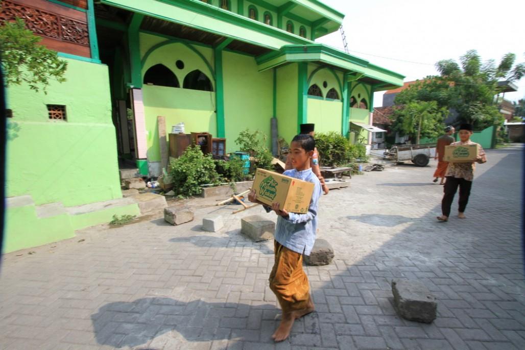 wakaf-air-minum-ke-pesantren-act.jpg