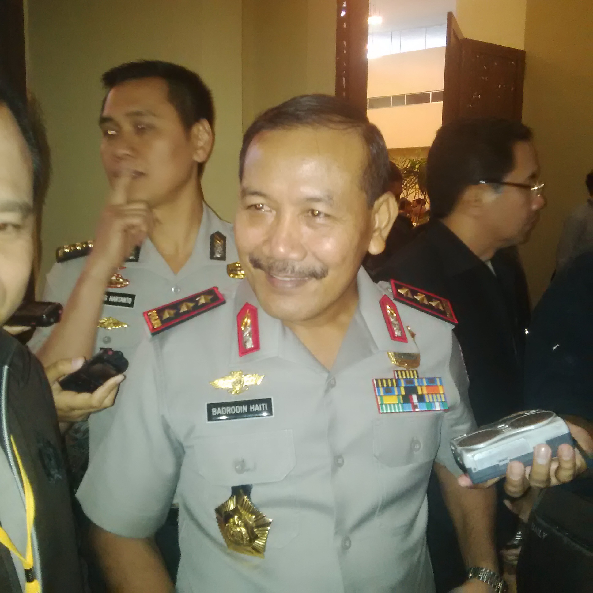 wakapolri-komjen-pol-badrodin-haiti-di-gedung-dpr-ri-jakarta-kamis-2212015_20150122_182213.jpg