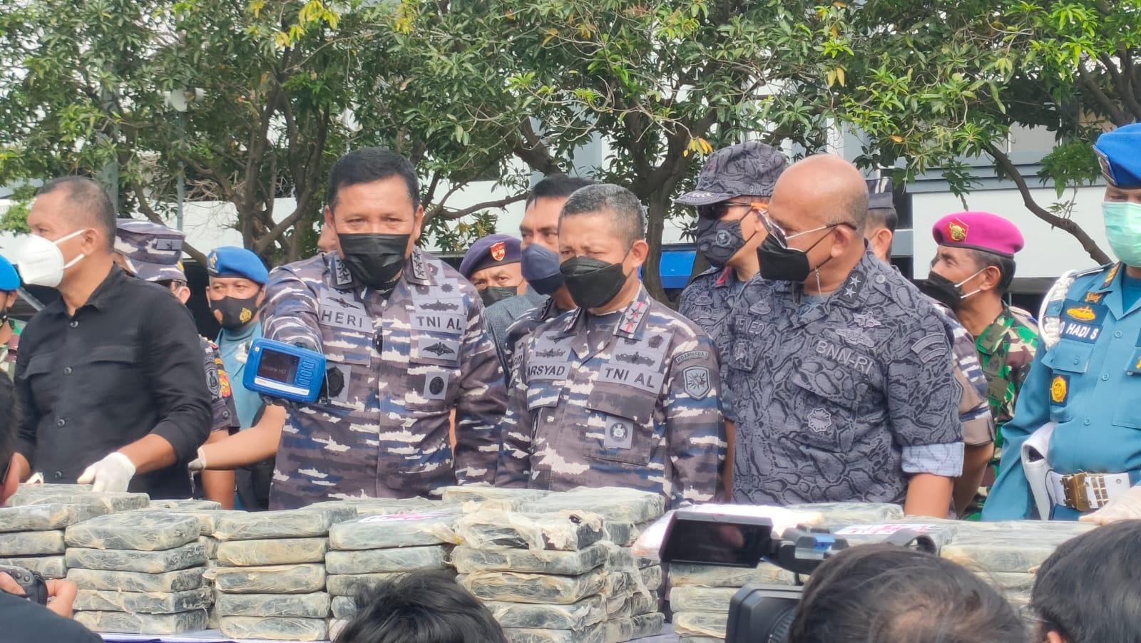 wakasal-laksdya-tni-ahmadi-heri-purwono.jpg