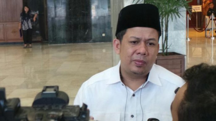 wakil-ketua-dpr-fahri-hamzah_20180120_131437.jpg