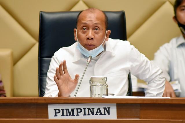 wakil-ketua-komisi-ii-dpr-ri-saan-mustofa.jpg
