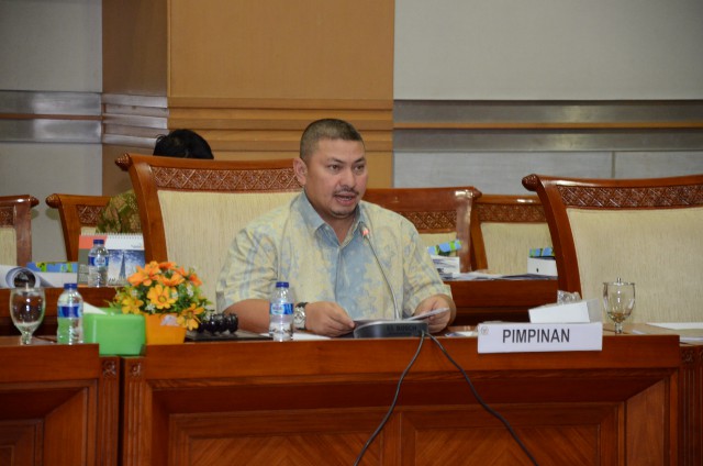 wakil-ketua-komisi-iii-dpr-mulfachri-harahap_20160907_110719.jpg