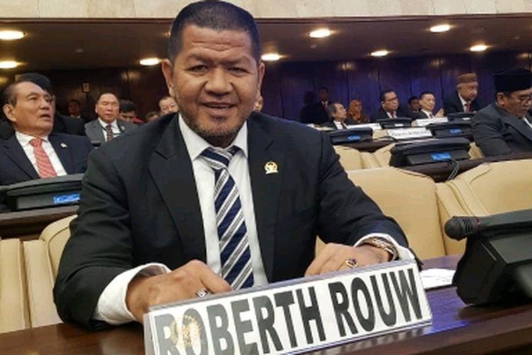 wakil-ketua-komisi-v-dpr-roberth-rouw-1.jpg