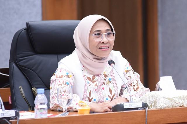 wakil-ketua-komisi-x-dpr-ri-hetifah-sjaifudian-gftrtr56.jpg