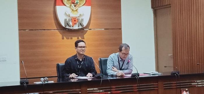 wakil-ketua-kpk-saut-situmorang-kiri-dan-juru-bicara-kpk-febri-diansyah-66.jpg