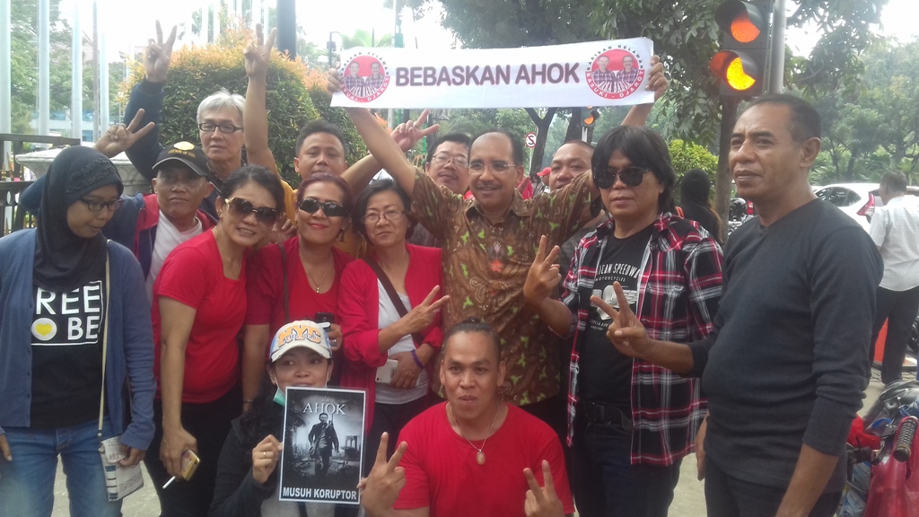 wali-kota-kupang-terpilih-2017-2022-jefritson-riwu-kore_20170511_163722.jpg