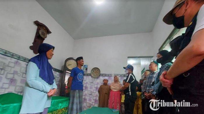 wali-kota-malang-melayat-korban-kerusuhan-di-stadion-kanjuruhan.jpg