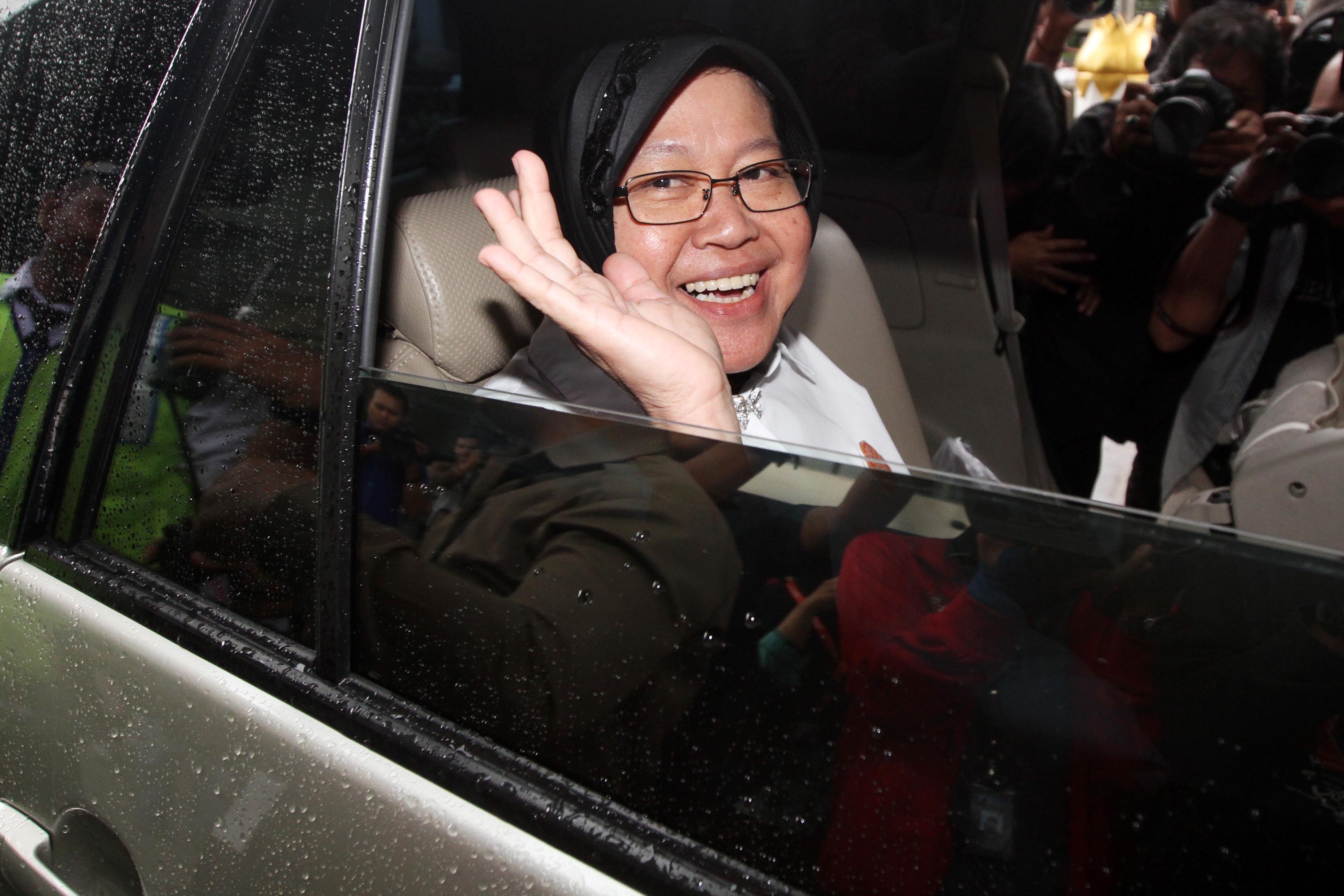 walikota-surabaya-tri-rismaharini-datangi-kpk_20170320_183148.jpg