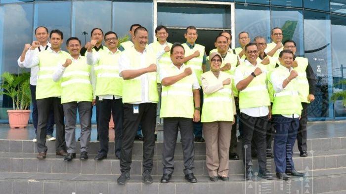 wamenhan-kunjungi-pt-gmf-aeroasia-menjajaki-kerja-sama.jpg