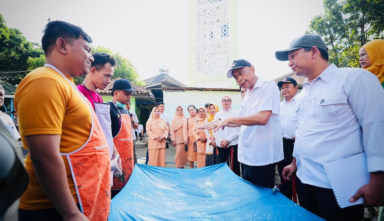 wamensos-tinjau-sentra-dan-balai-rakyat-AGUS-JABO.jpg