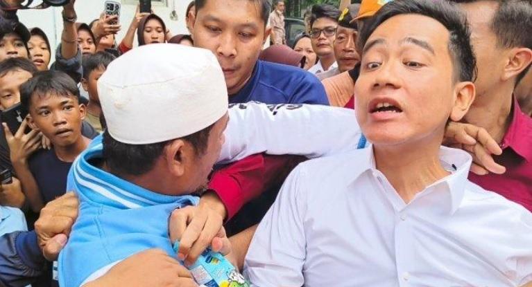 warga-rusun-muara-baru-mencoba-me.jpg