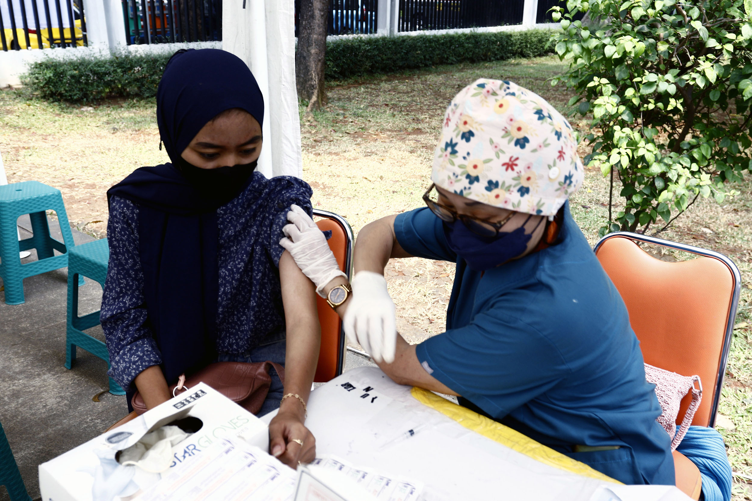 Risiko Penularan Covid-19 Tidak Berubah, Masker dan Vaksin Masih Jadi Bumper Utama