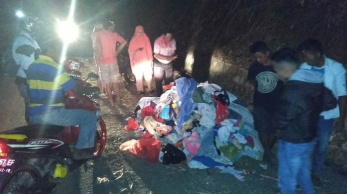 warga-temukan-pakaian-berserakan-di-jalan_20181001_081731.jpg