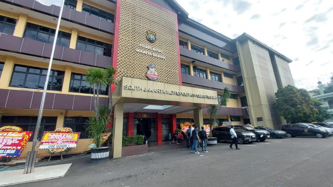 Doktif vs Richard Lee, Polres Jaksel Ramai Tunggu Mediasi Panas