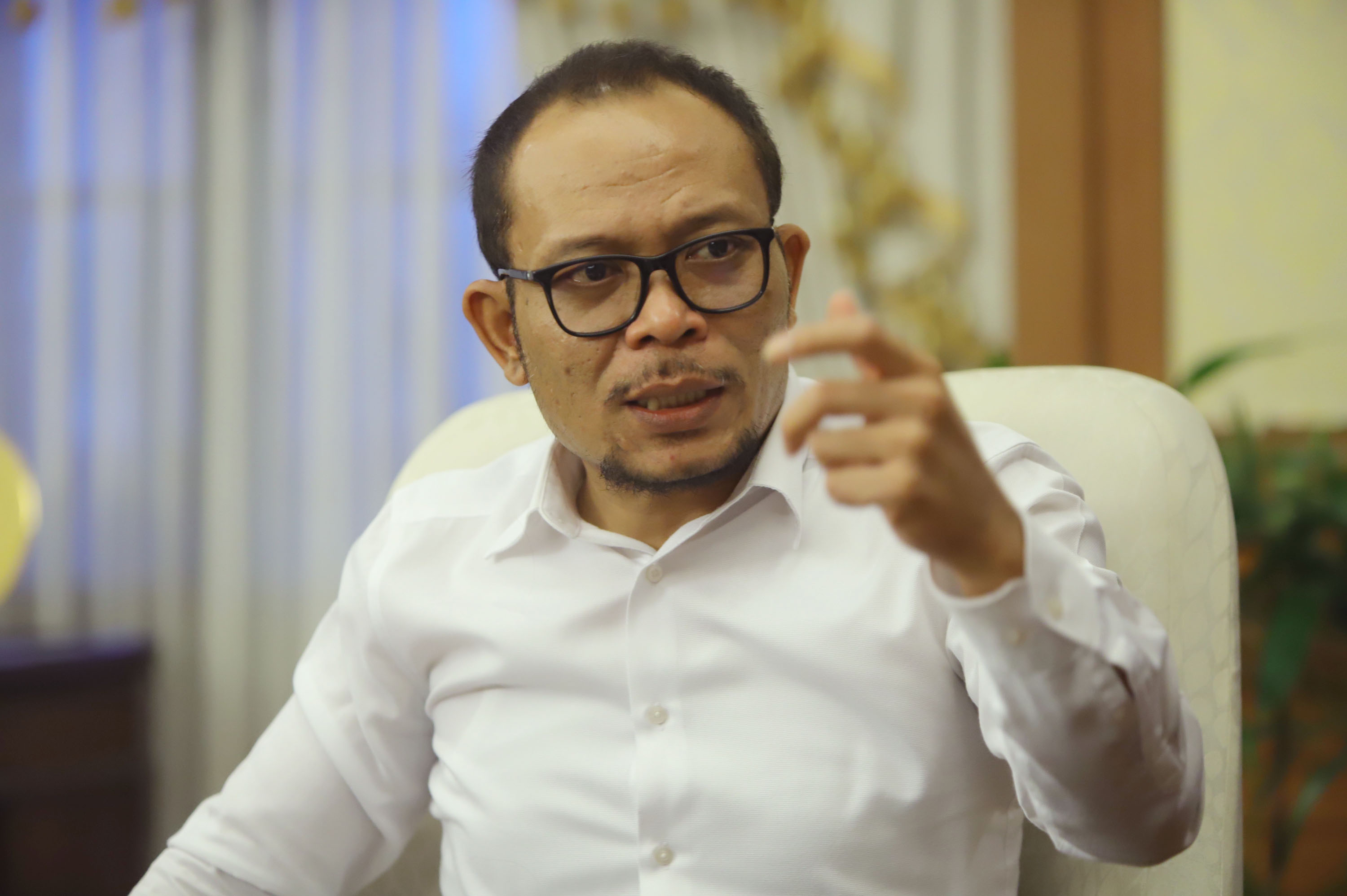 wawancara-khusus-dengan-hanif-dhakiri_20191016_213704.jpg