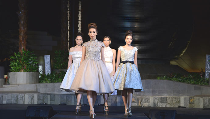 widhi-budimulia-menggelar-peragaan-busana_20151208_161018.jpg