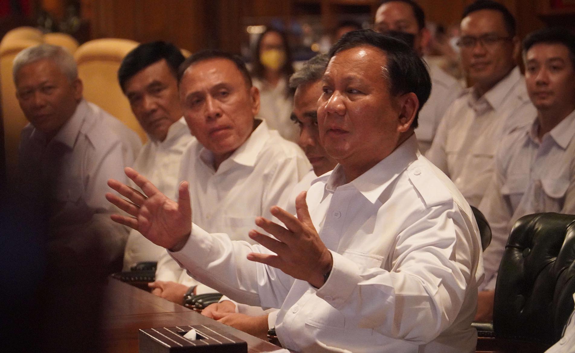 wiranto-berkunjung-ke-kediaman-prabowo-subianto_20230501_190236.jpg