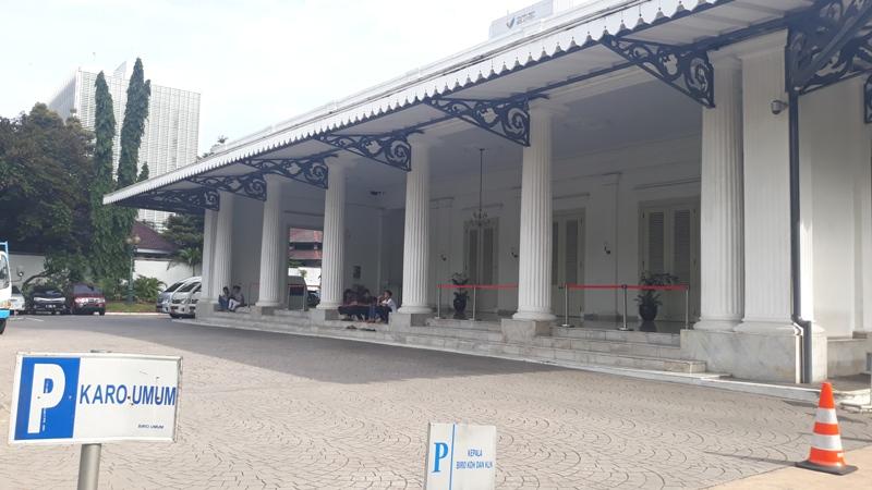 wisatawan-di-pendopo-balai-kota-dki-jakarta.jpg