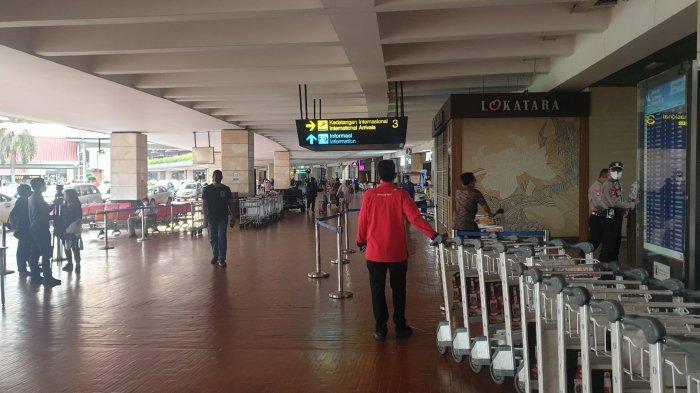 wni-dari-ukraina-tiba-di-bandara.jpg