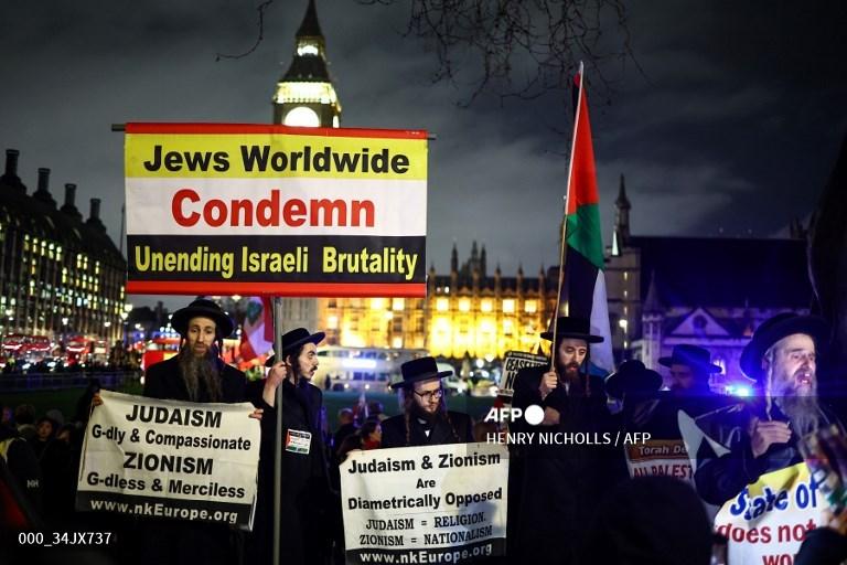 yahudi-ikut-demo-israel-sebut-israel-negara-teroris.jpg