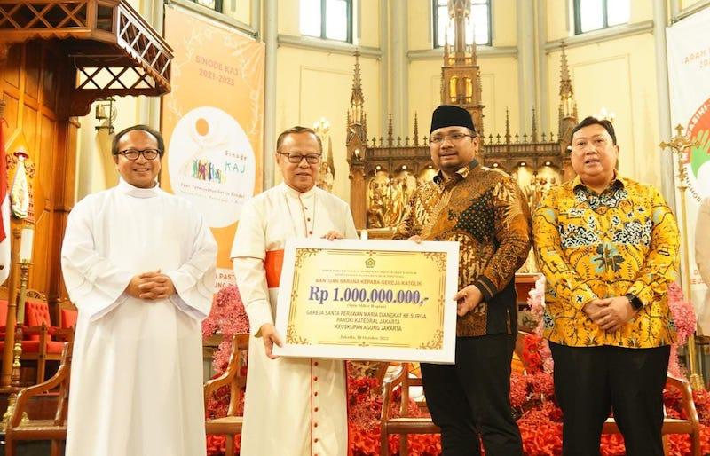 yaqut-cholil-qoumas-gereja-katedral-jakarta-nih3.jpg