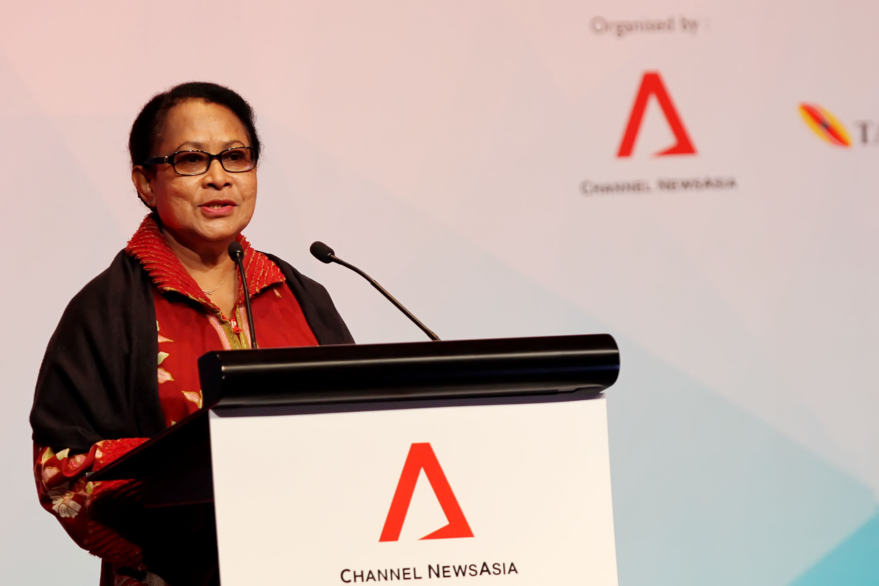 yohana-yembise-pembicara-diskusi-businees-and-philanthropy-in-as_20151104_132401.jpg