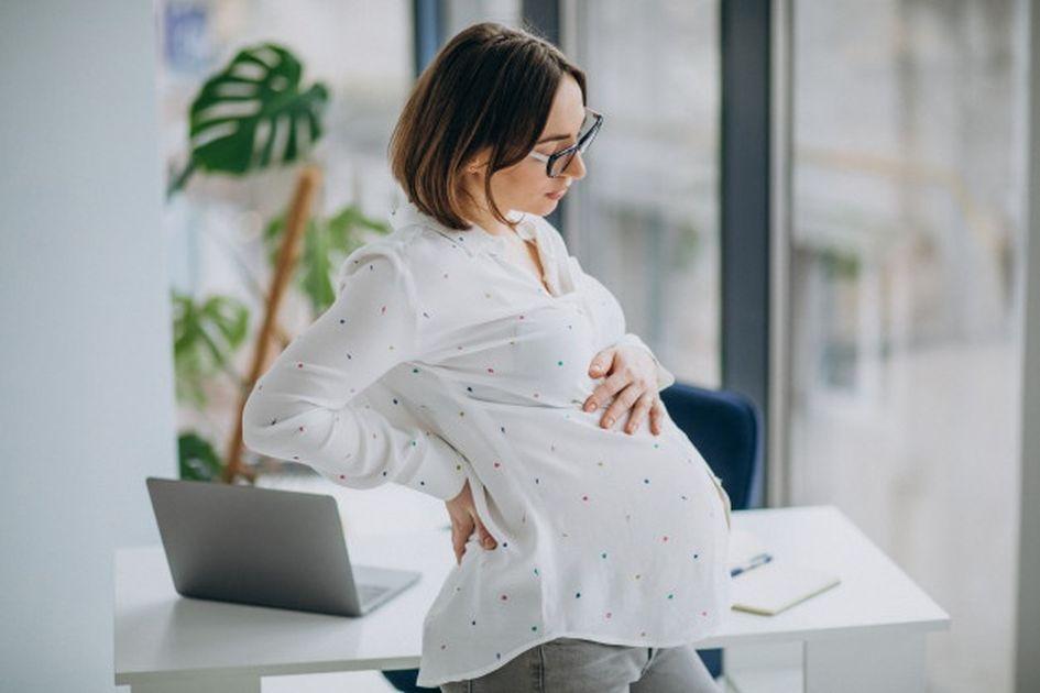 young-pregnant-business-woman-of-20210303044151.jpg