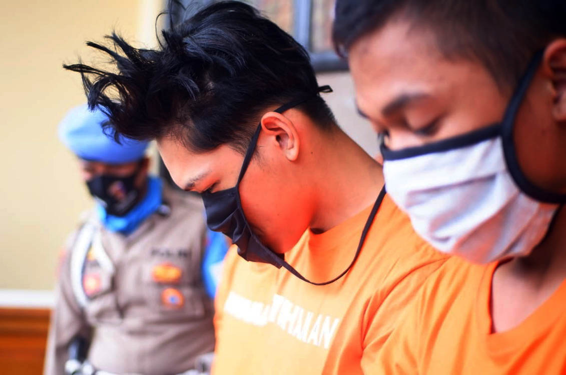 youtuber-ferdian-paleka-akhirnya-berhasil-dirungkus-polisi_20200508_210620.jpg
