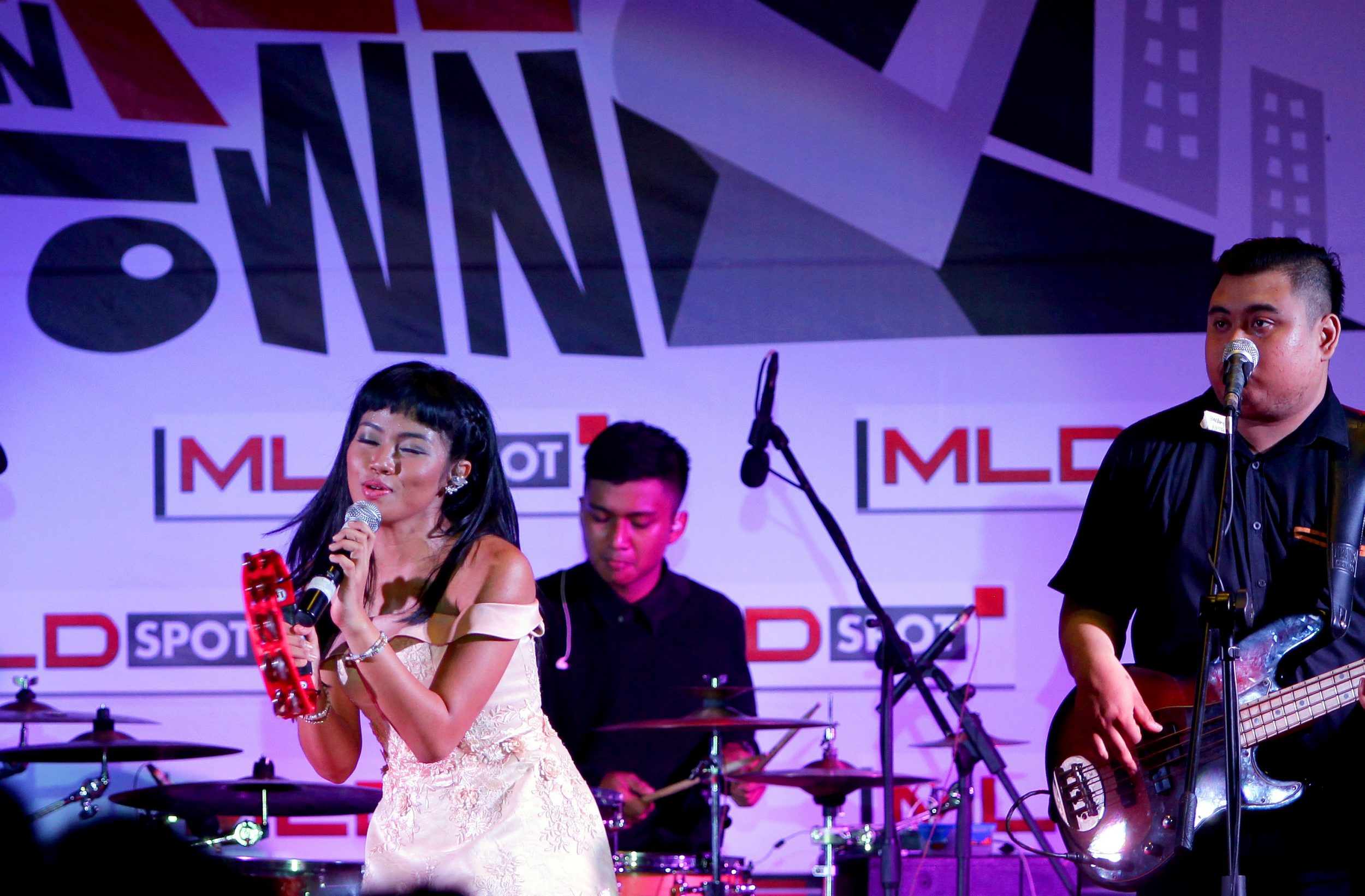 yura-yunita-tampil-di-acara-mld-spot-jazz-pontianak_20151019_170418.jpg