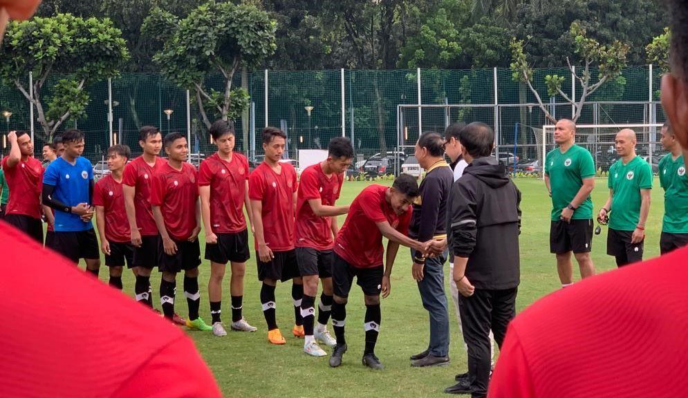 zainudin-amali-meninjau-latihan-timnas-indonesia-u-22.jpg