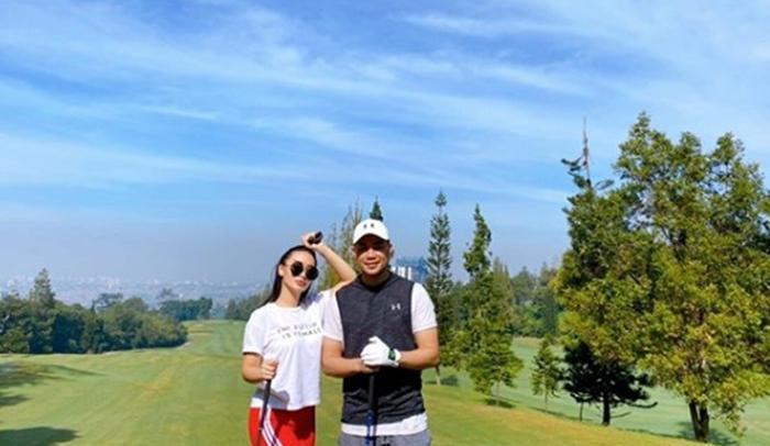 zaskia-gotik-dan-sirajuddin-m-sabang-main-golf.jpg