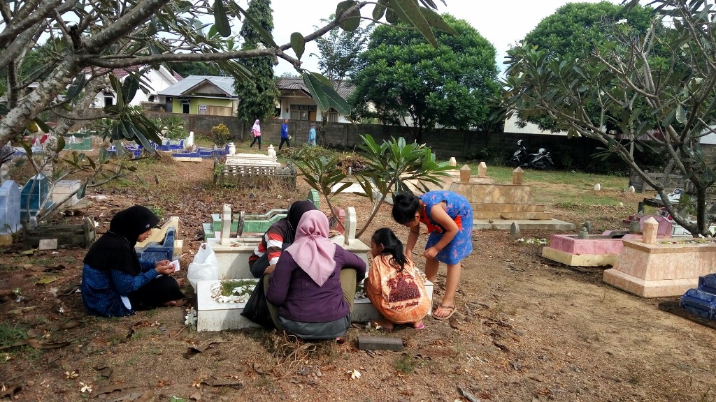 ziarah-makam_20160605_090130.jpg