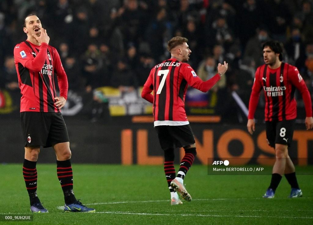 zlatan-ibrahimovic-kiri-bereaksi-selama-pertandingan-sepak-bola.jpg