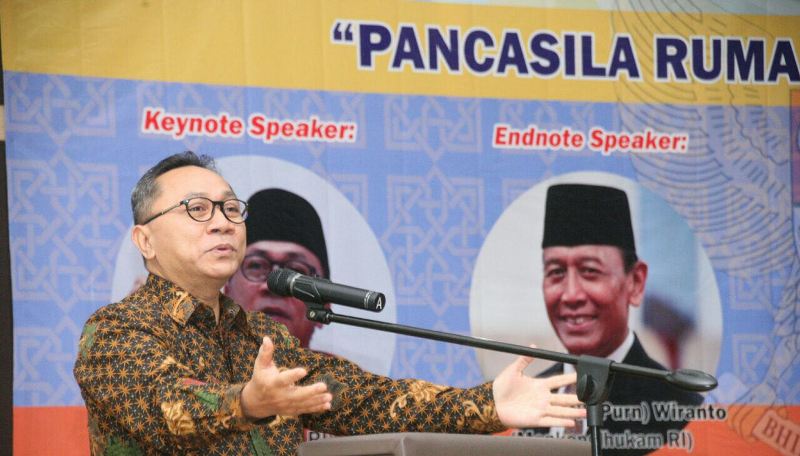 zulkifli-hasan-pancasila-sudah-final-sekarang-saatnya-implementasi_20170809_211300.jpg