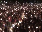 1000-lilin-untuk-ahok-di-bali_20170512_223259.jpg