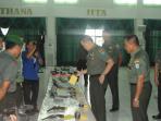 14-senjata-api-dari-perbatasan-indonesia-malaysia_20150206_005436.jpg