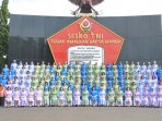 141-istri-pasis-sesko-tni-terima-pembekalan-ketua-persit-kck_20151211_171840.jpg