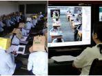 17-cara-guru-cegah-muridnya-mencontek-saat-ujian-hp-disita-hingga-siswa-harus-pakai-helm-kardus.jpg
